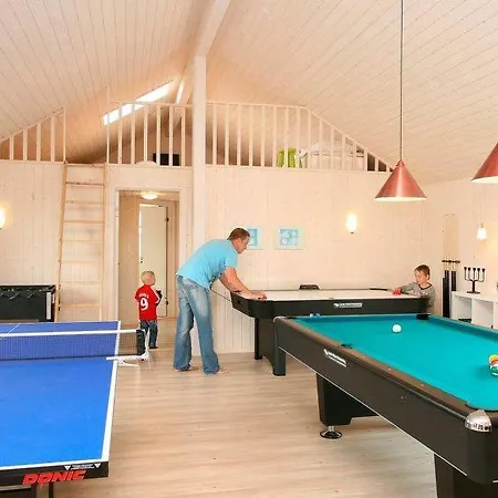 Nyaraló Sleeps 20 Pool Wifi Nørre Lyngby